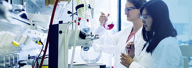 Two female researchers working at laboratory with rotary evaporator at new EAM chemistry building (Image: EAM/Minx)