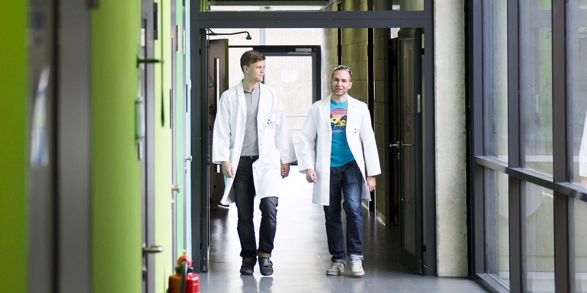 Towards page "Participating Institutions"