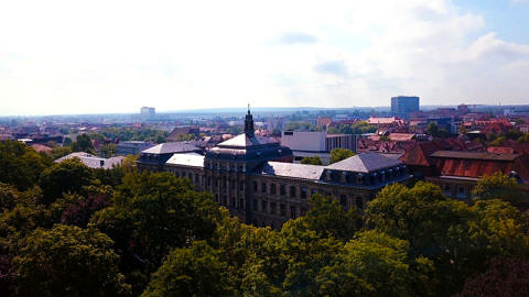 Towards entry "Stiftungslehrstühle und -professuren"